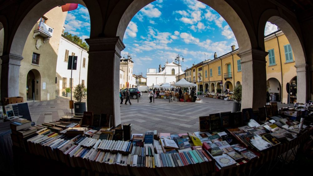 Il grande mercato “Libri sotto i portici” torna ad animare Castel Goffredo